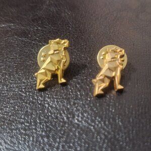Mack truck bulldog lapel hat pins x 2 gold plated
